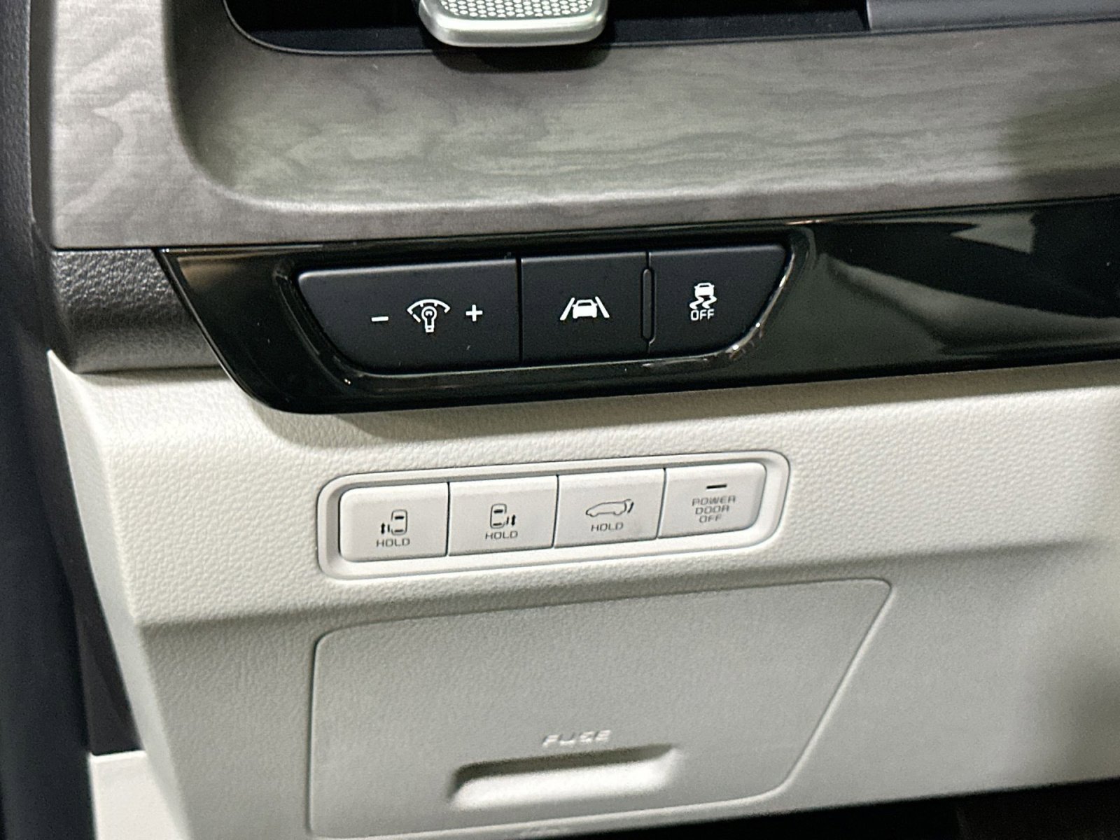 Used 2023 Kia Carnival SX image 18