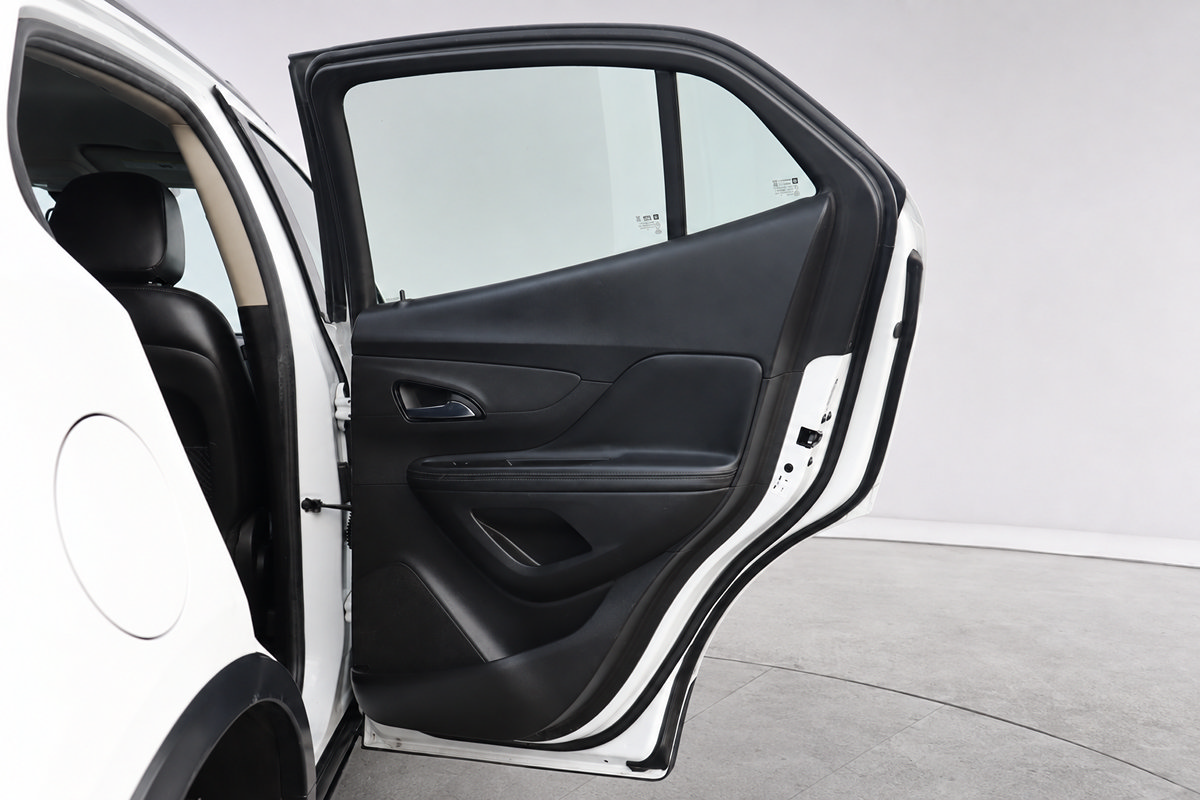 Used 2017 Buick Encore Essence FWD image 13
