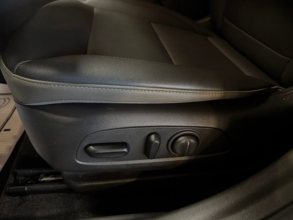 Used 2024 Chevrolet Trax ACTIV w/ Sunroof Package FWD image 13