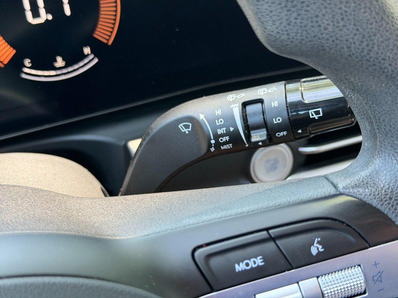 Used 2025 Hyundai Tucson SE FWD image 29