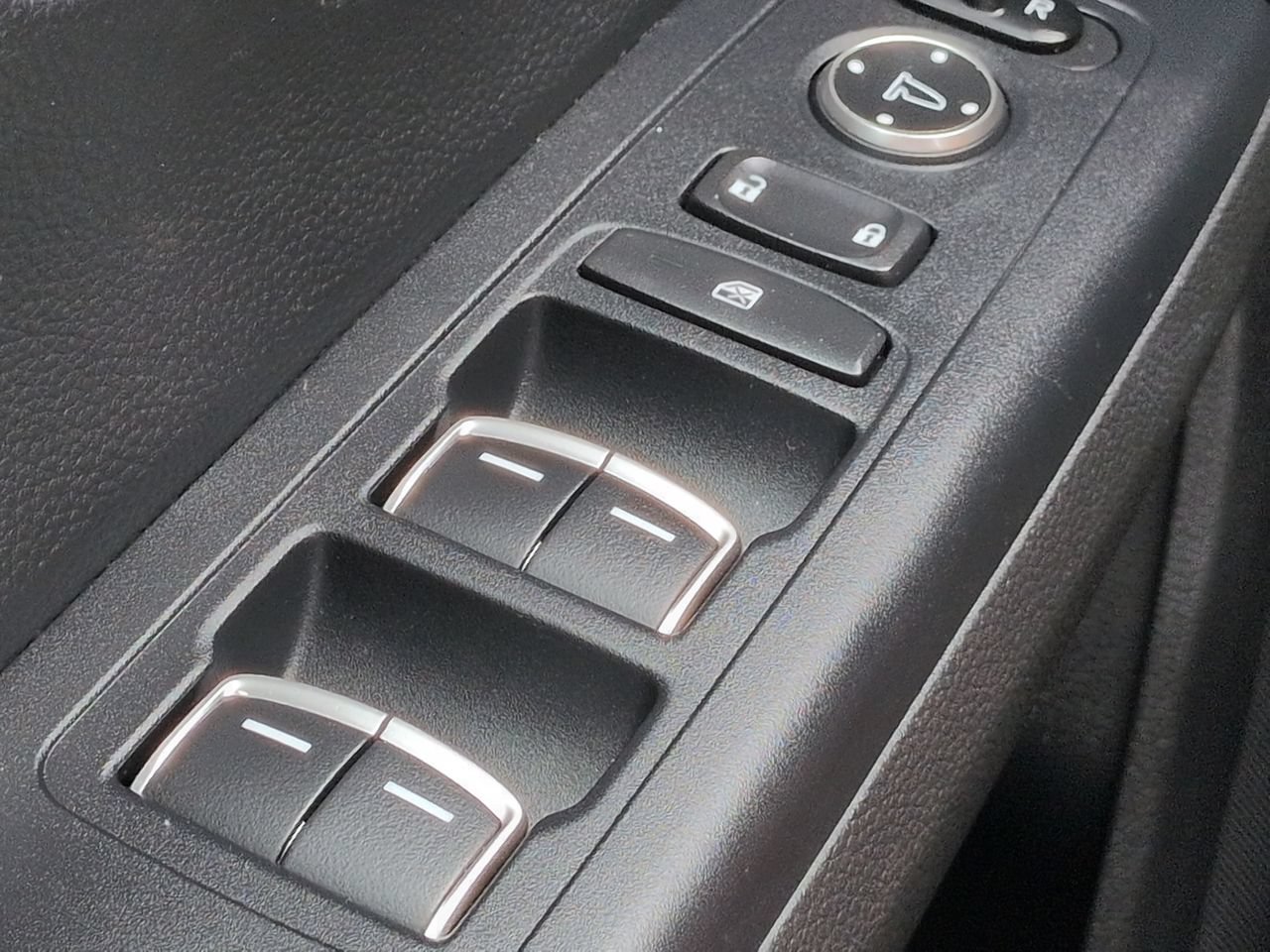 Used 2023 Honda CR-V EX-L image 25
