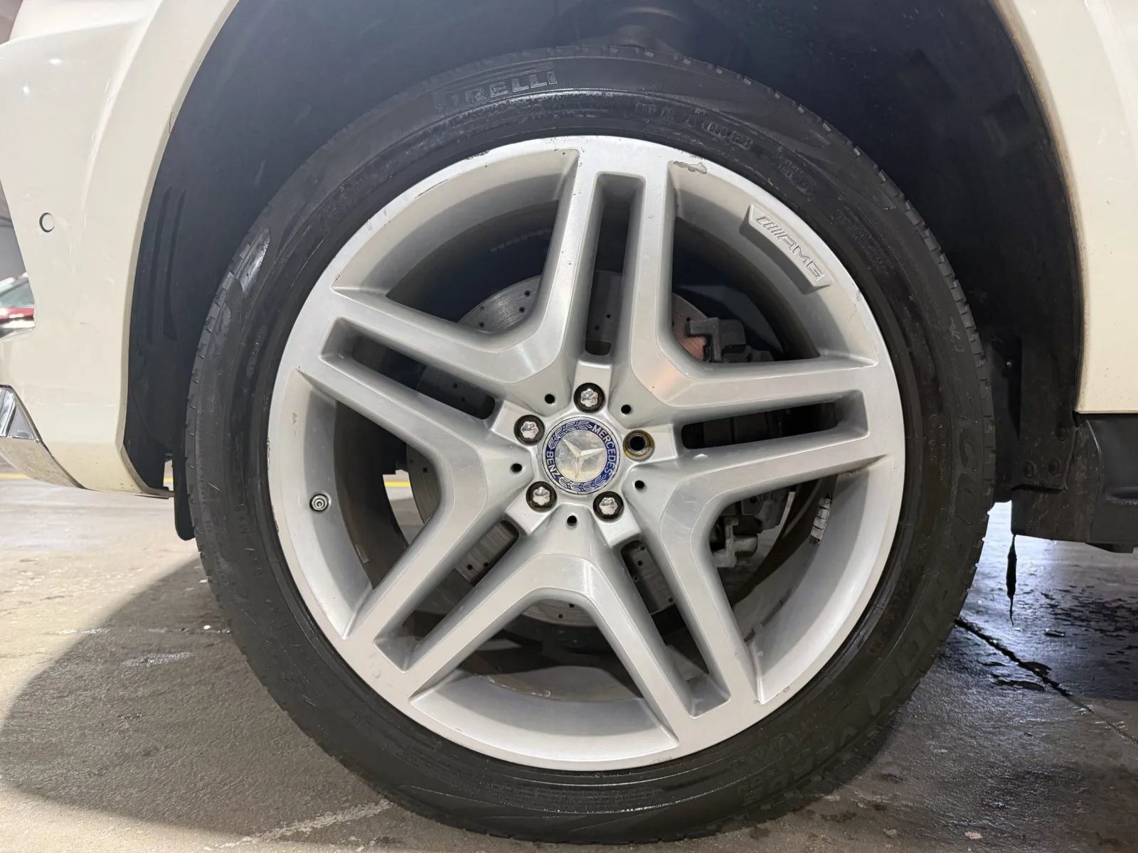 Used 2015 Mercedes-Benz GL 550 4MATIC image 16