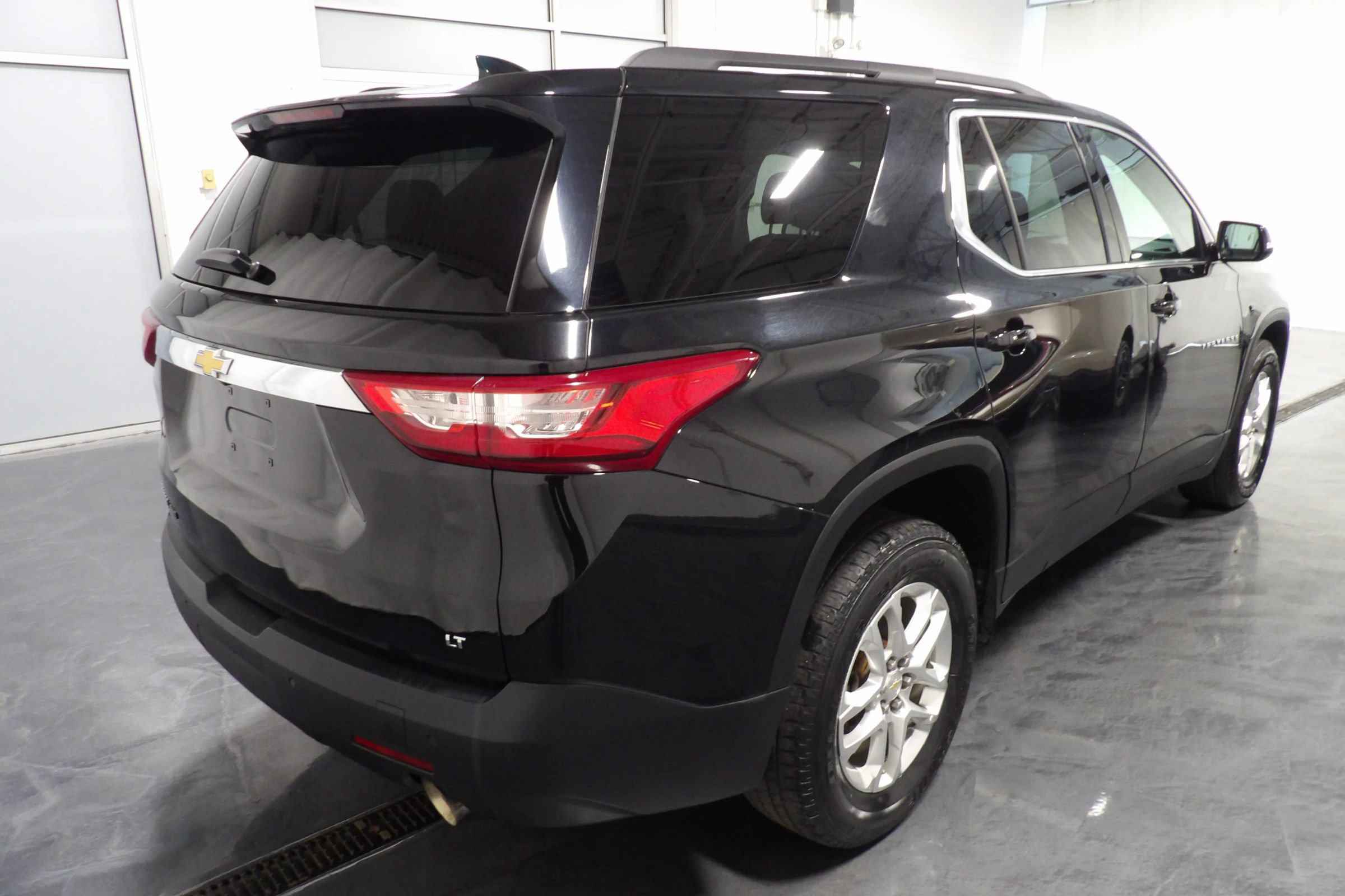 Used 2019 Chevrolet Traverse LT w/ LPO, Floor Liner Package AWD/4WD image 4