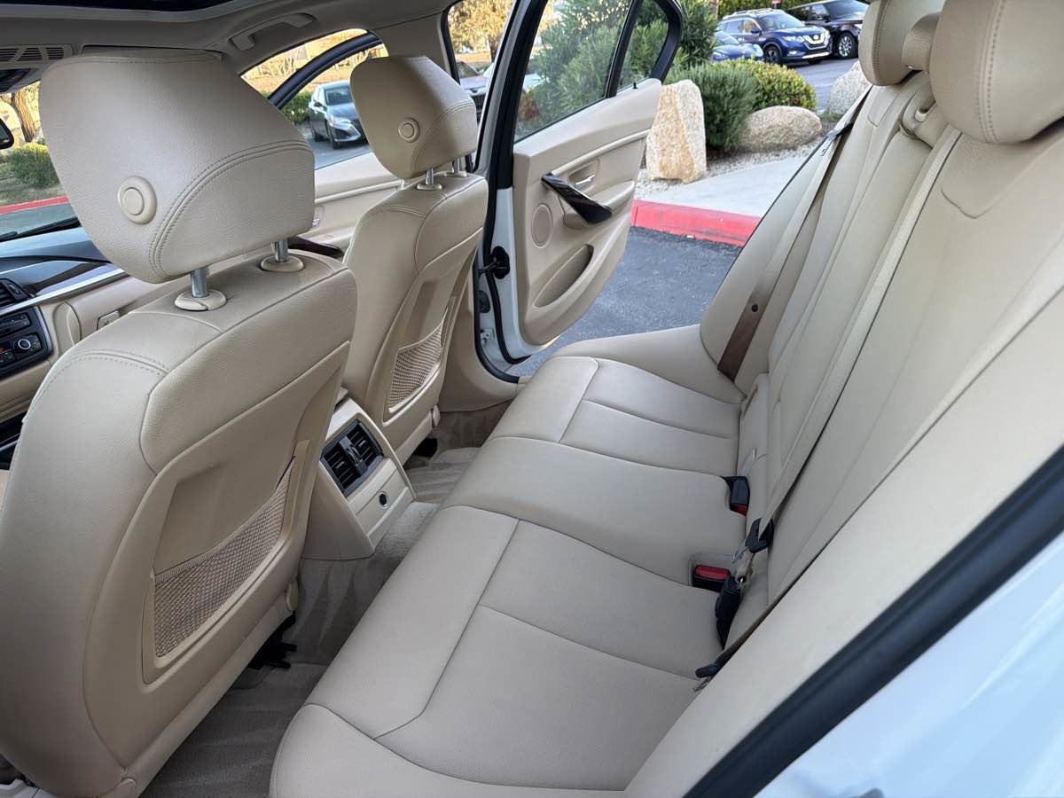 Used 2015 BMW 328i Sedan RWD image 21