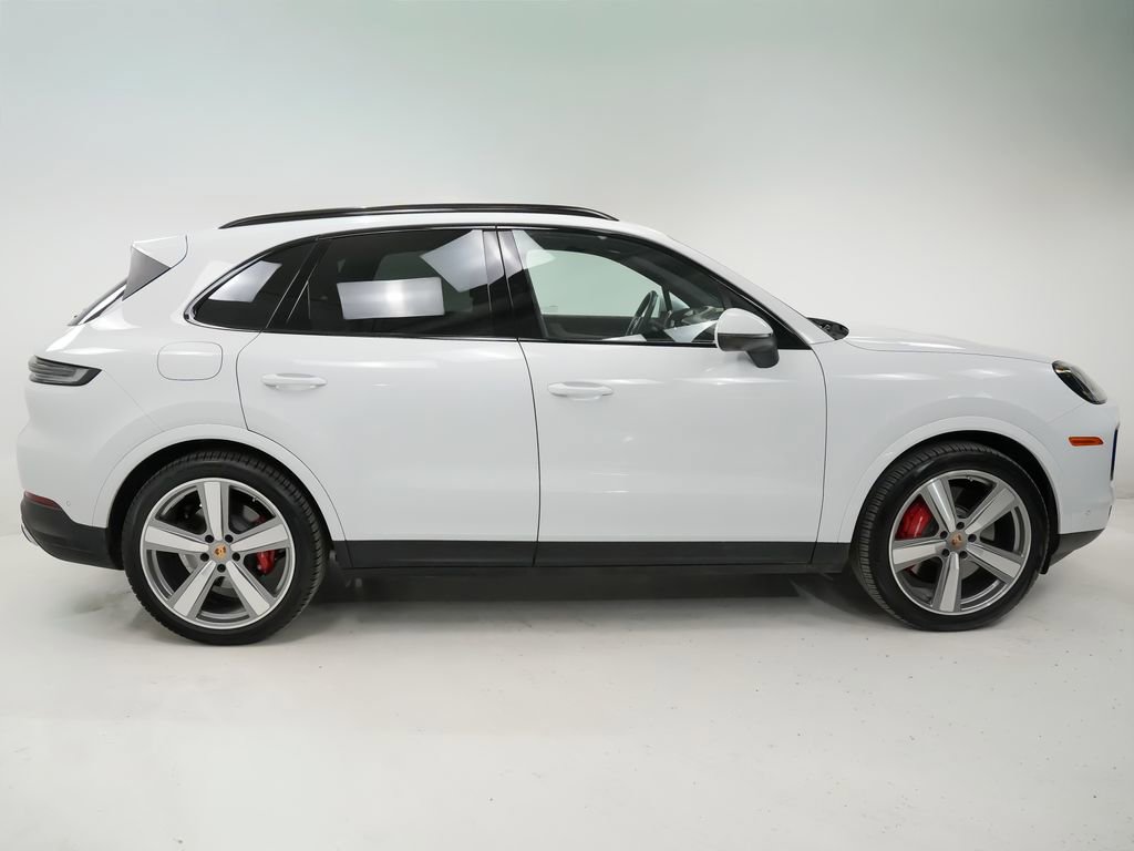Certified 2025 Porsche Cayenne S image 9