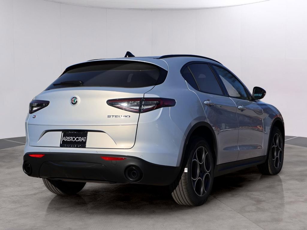 New 2025 Alfa Romeo Stelvio Sprint image 7