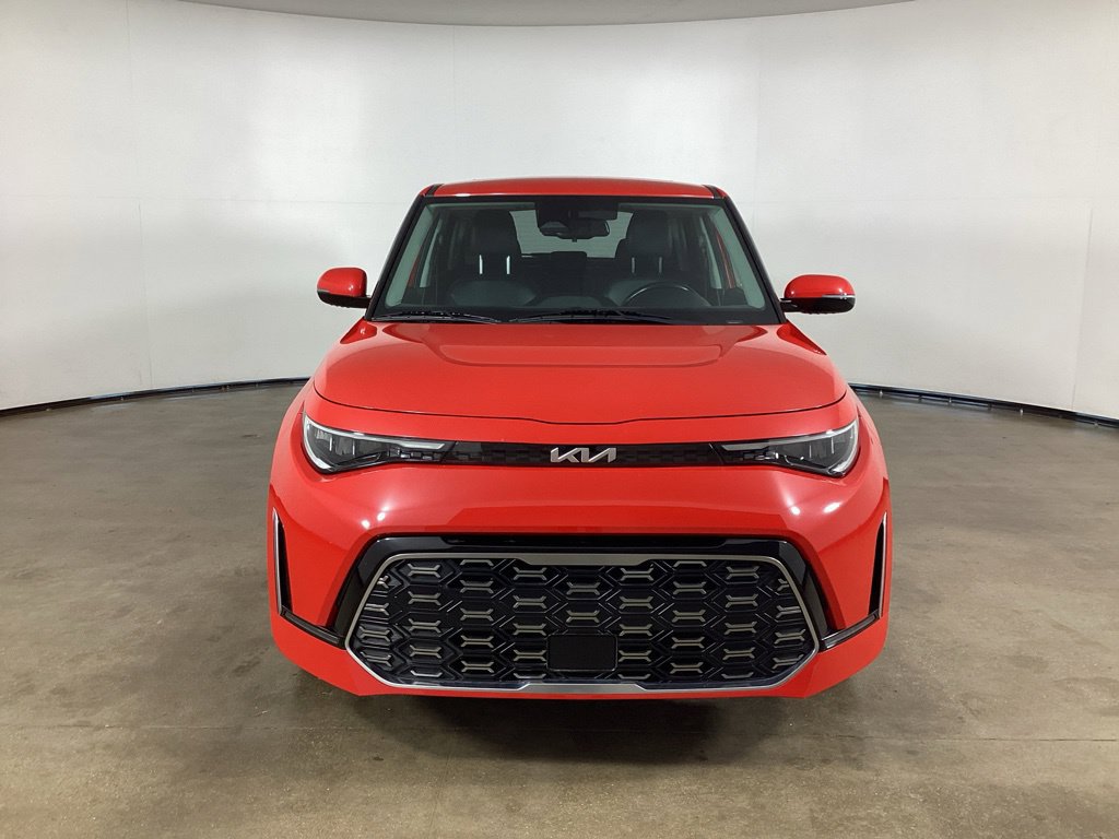 Used 2024 Kia Soul GT-Line w/ GT-Line Technology Package FWD image 2