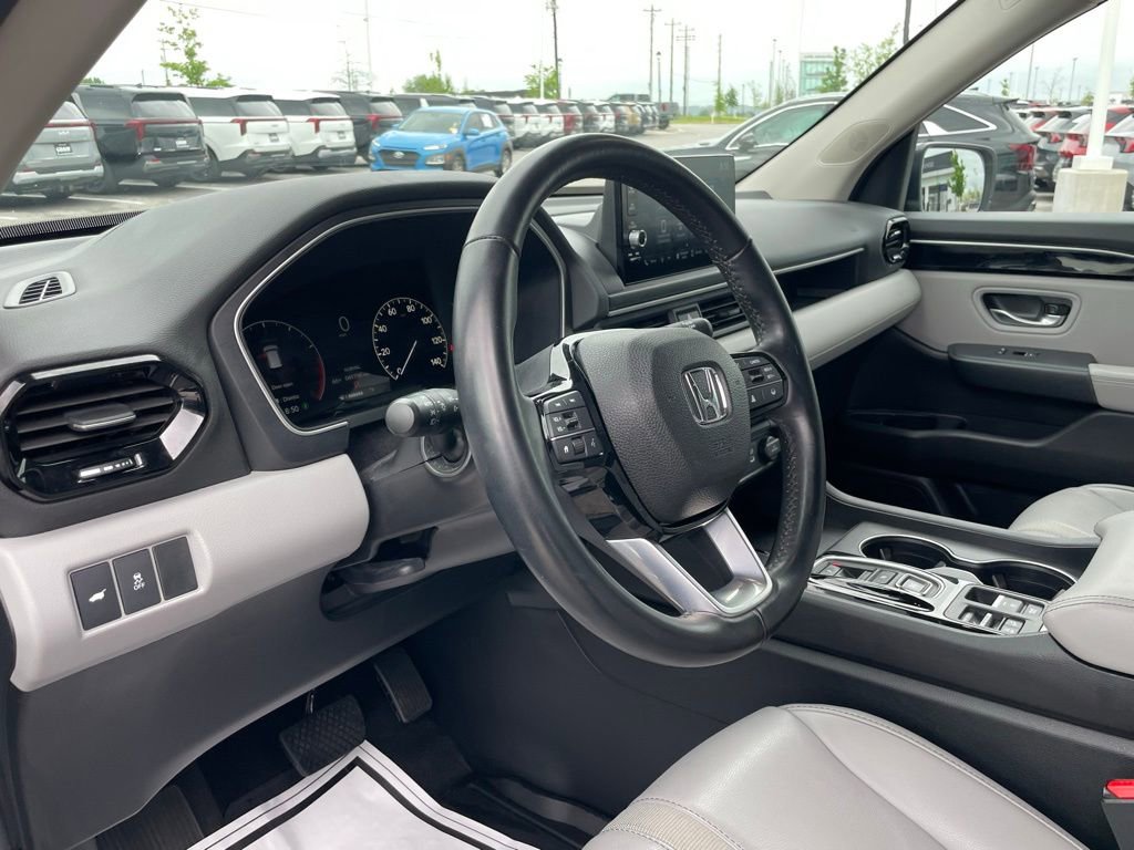 Used 2025 Honda Pilot EX-L image 9