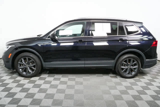 Certified 2024 Volkswagen Tiguan SE FWD image 32