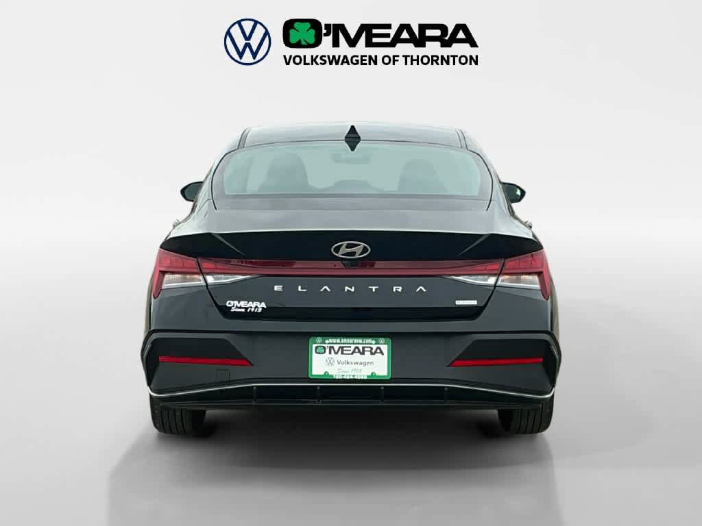 Used 2026 Hyundai Elantra Hybrid FWD image 4