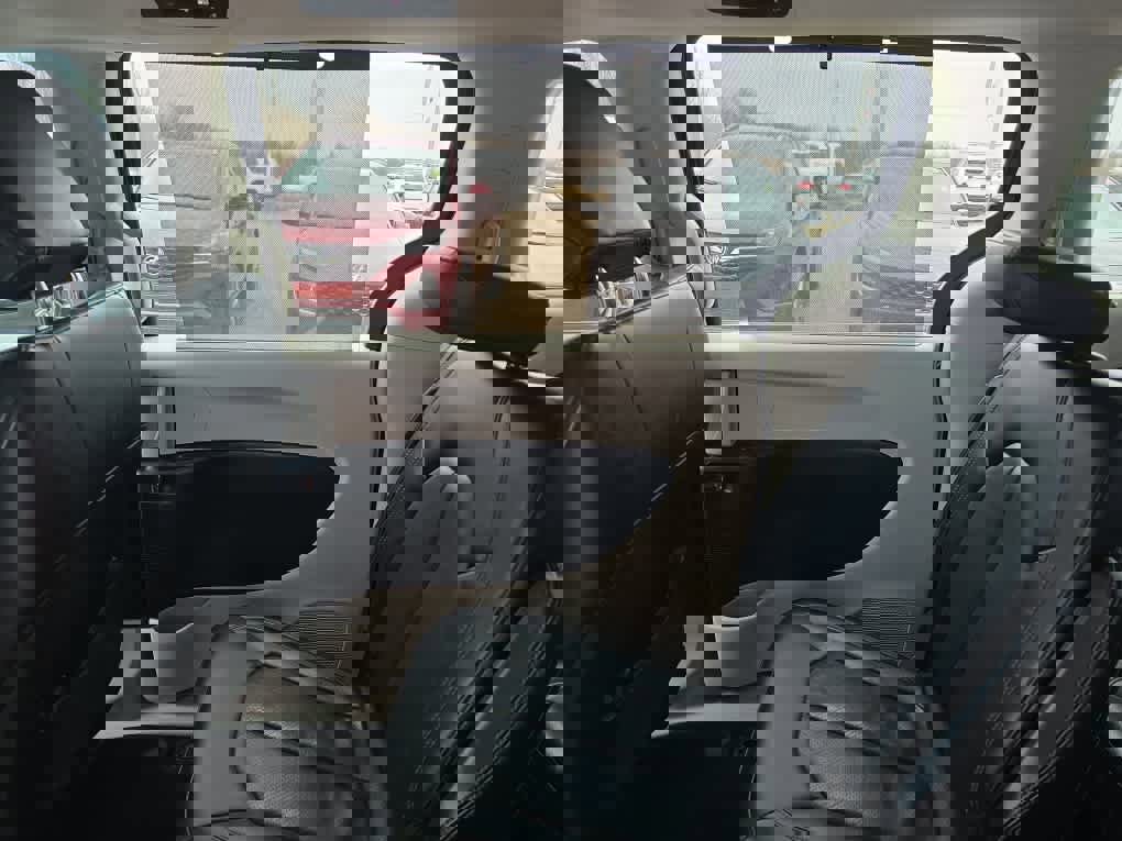 Used 2019 Chrysler Pacifica Touring-L image 16