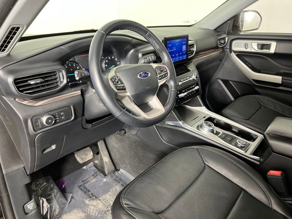 Used 2020 Ford Explorer Limited w/ Class III Trailer Tow Package image 30