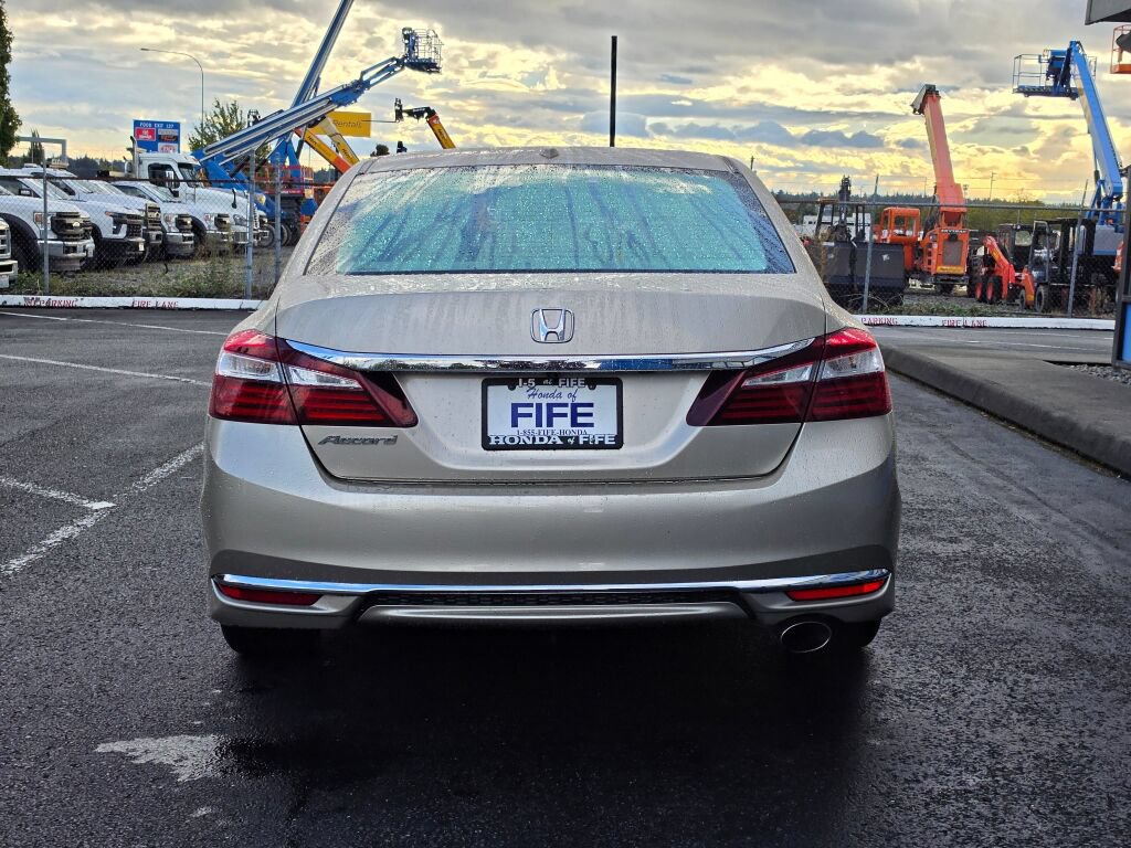 Certified 2017 Honda Accord EX-L image 4