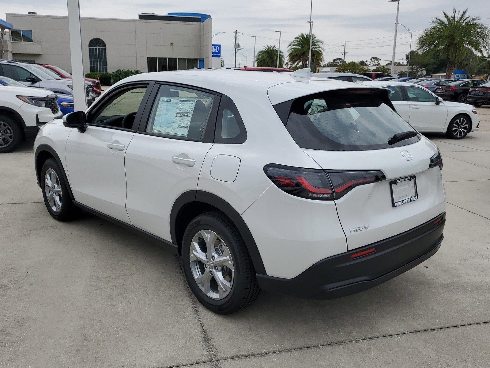 New 2024 Honda HR-V LX image 4