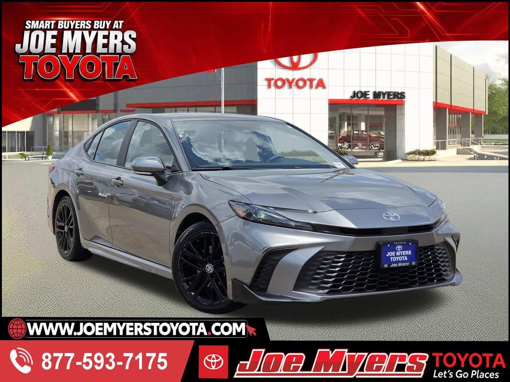 Used 2025 Toyota Camry SE FWD image 1