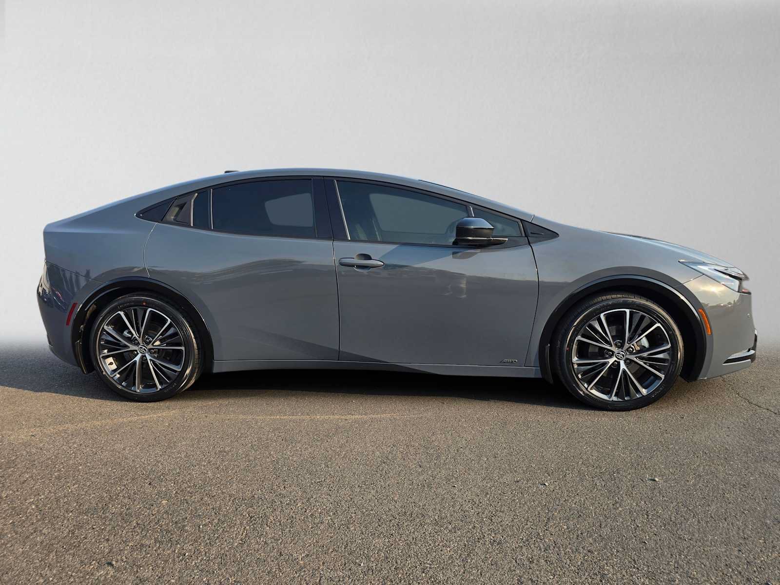 Used 2023 Toyota Prius Limited AWD/4WD image 2