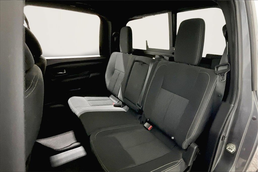 Used 2018 Nissan Titan PRO-4X image 22