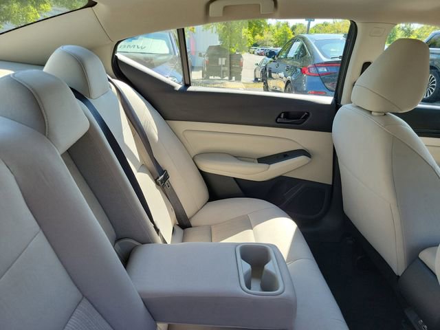 Used 2025 Nissan Altima 2.5 SV FWD image 28