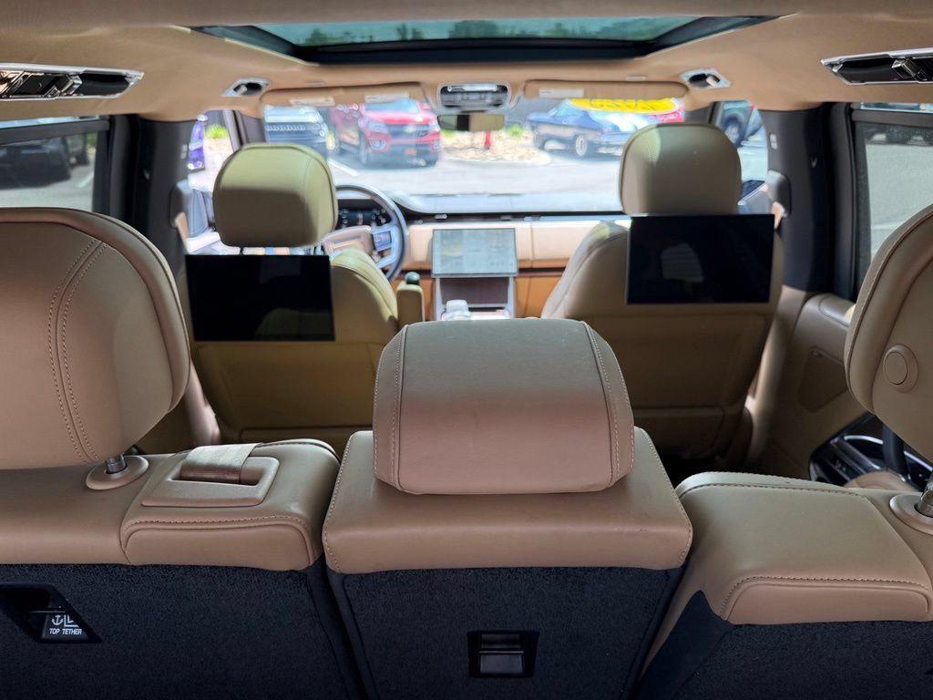 Certified 2025 Land Rover Range Rover Long Wheelbase SE AWD/4WD image 16
