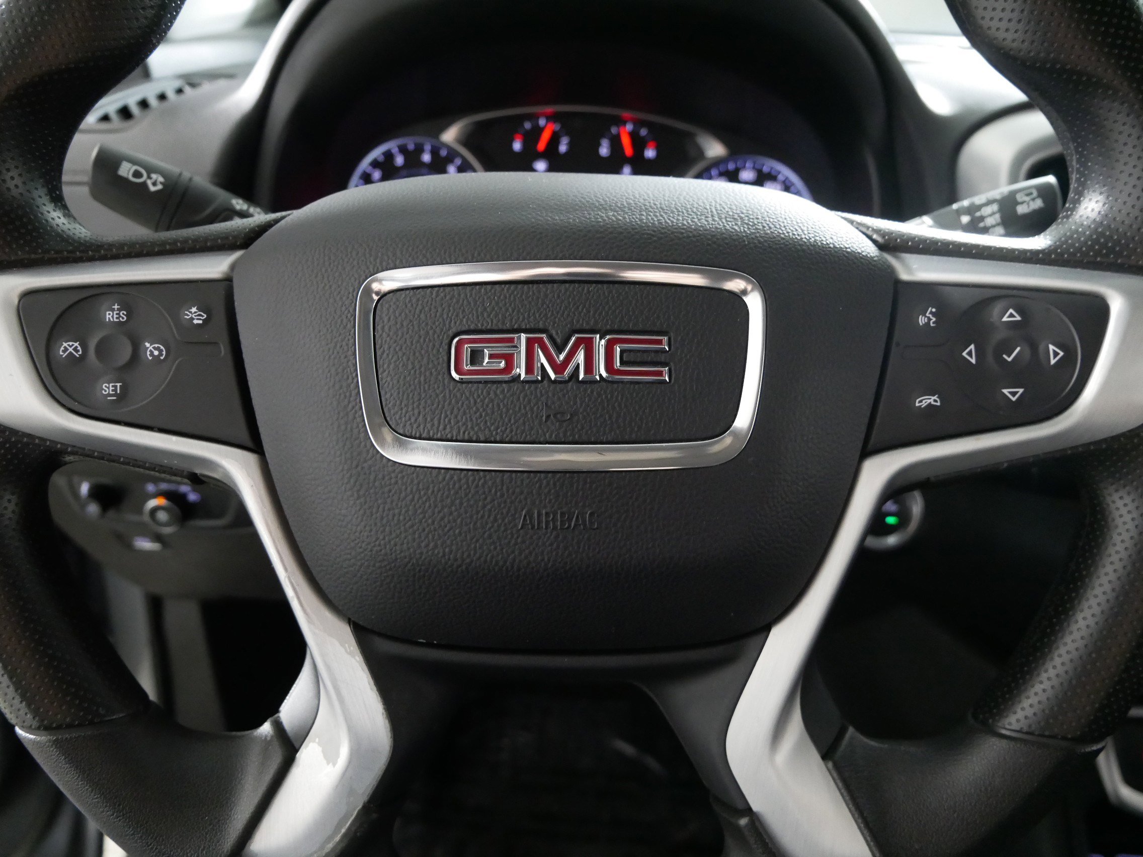 Used 2024 GMC Terrain SLE image 25