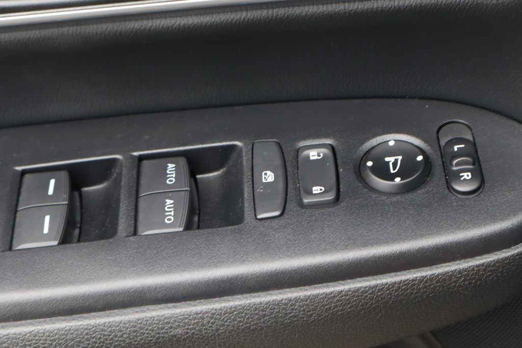 Used 2021 Honda CR-V Touring image 17