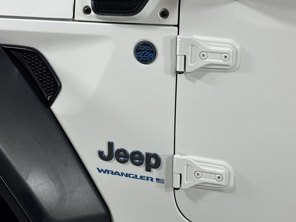 Used 2024 Jeep Wrangler Unlimited AWD/4WD image 11