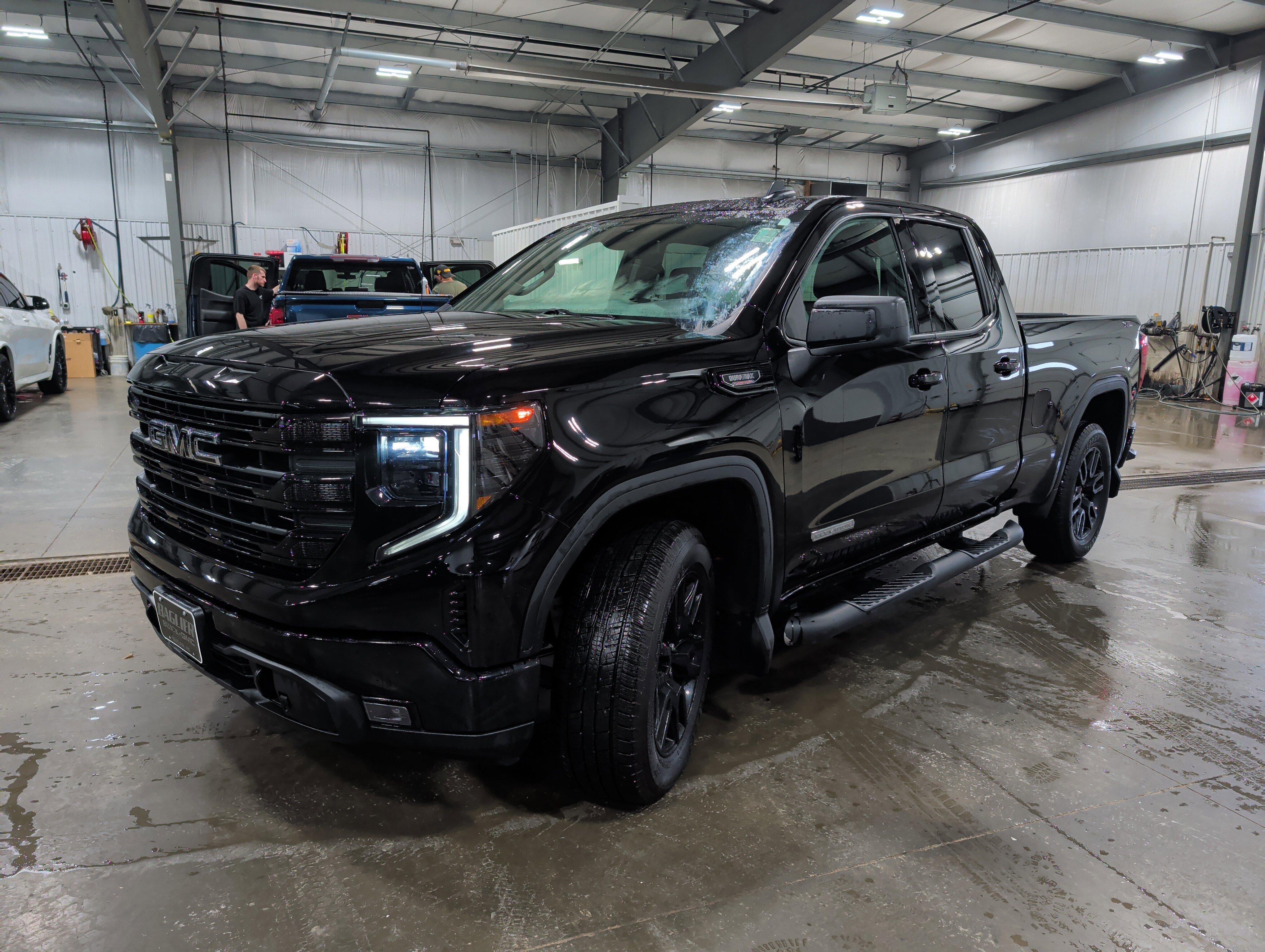 Used 2024 GMC Sierra 1500 Elevation w/ Preferred Package image 6