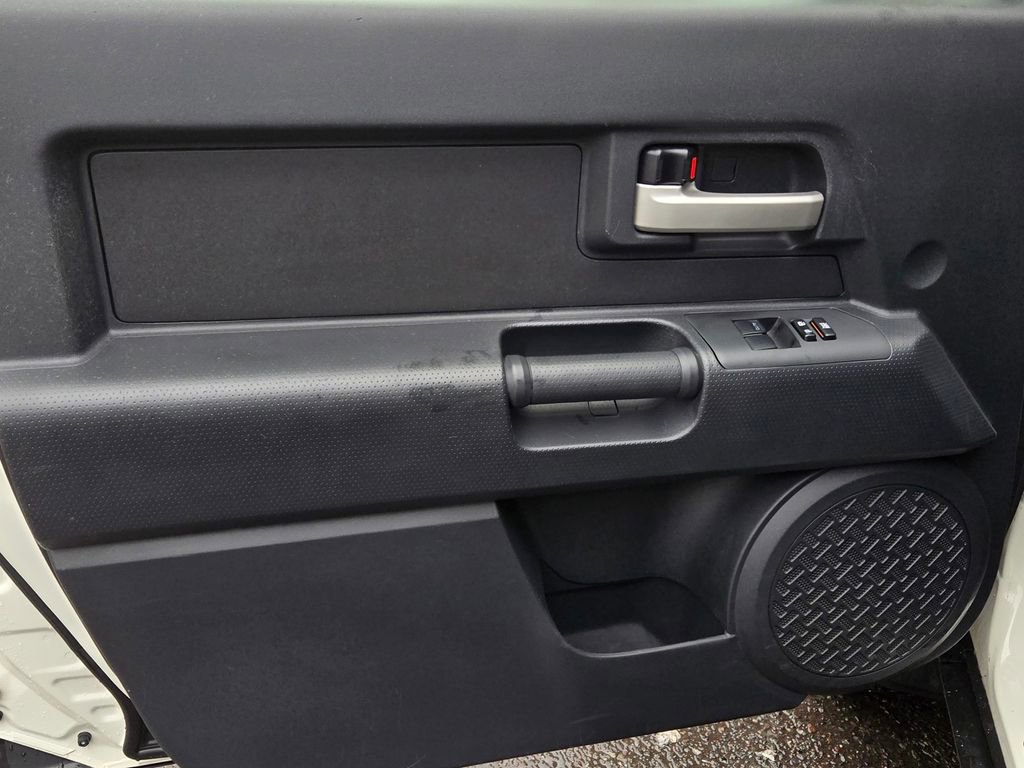 Used 2014 Toyota FJ Cruiser 4WD w/ Convenience Package image 11