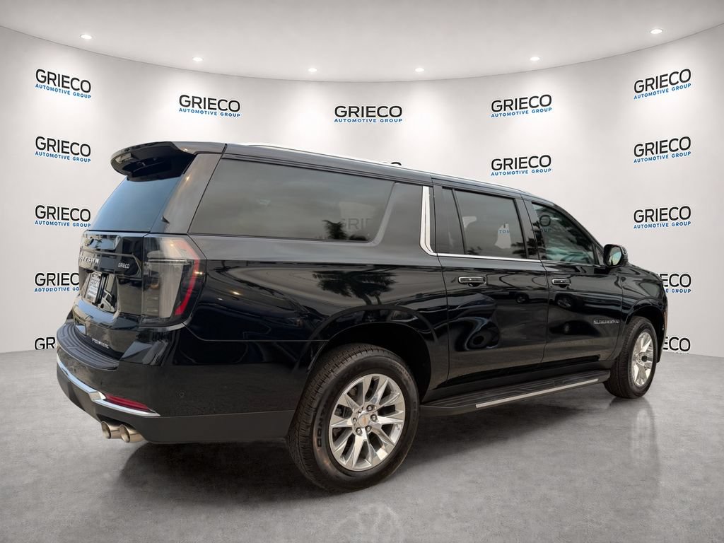 Used 2025 Chevrolet Suburban Premier AWD/4WD image 7