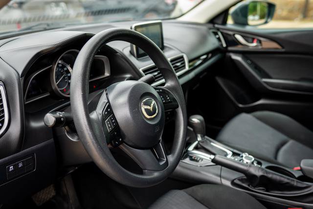 Used 2015 MAZDA MAZDA3 i Sport image 30