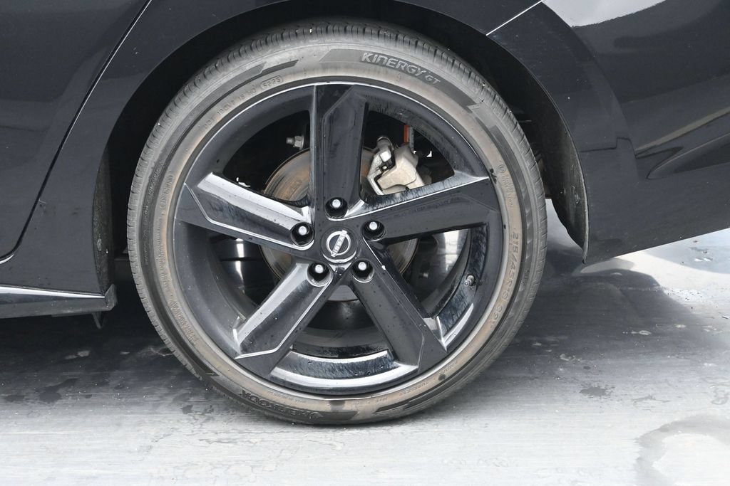 Used 2024 Nissan Sentra SR FWD image 13