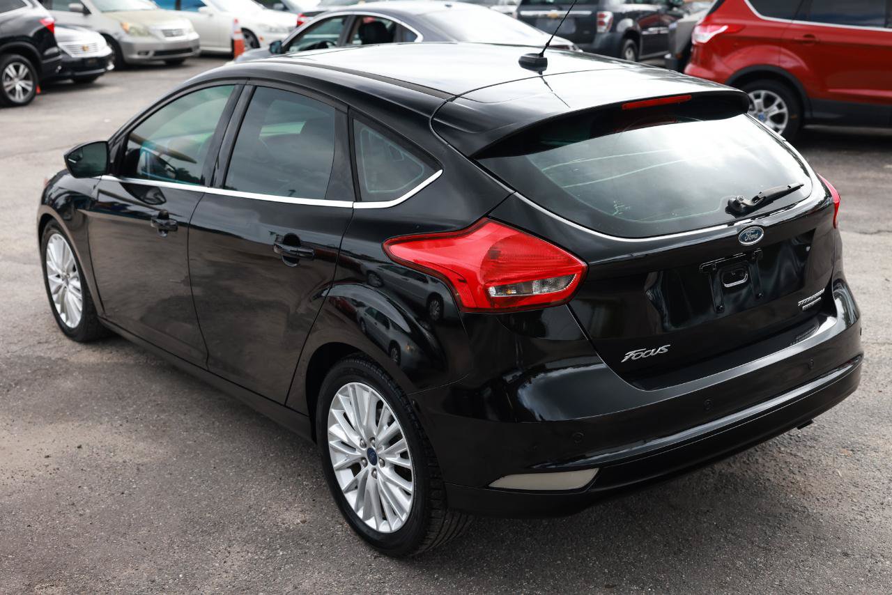 Used 2016 Ford Focus Titanium FWD image 5