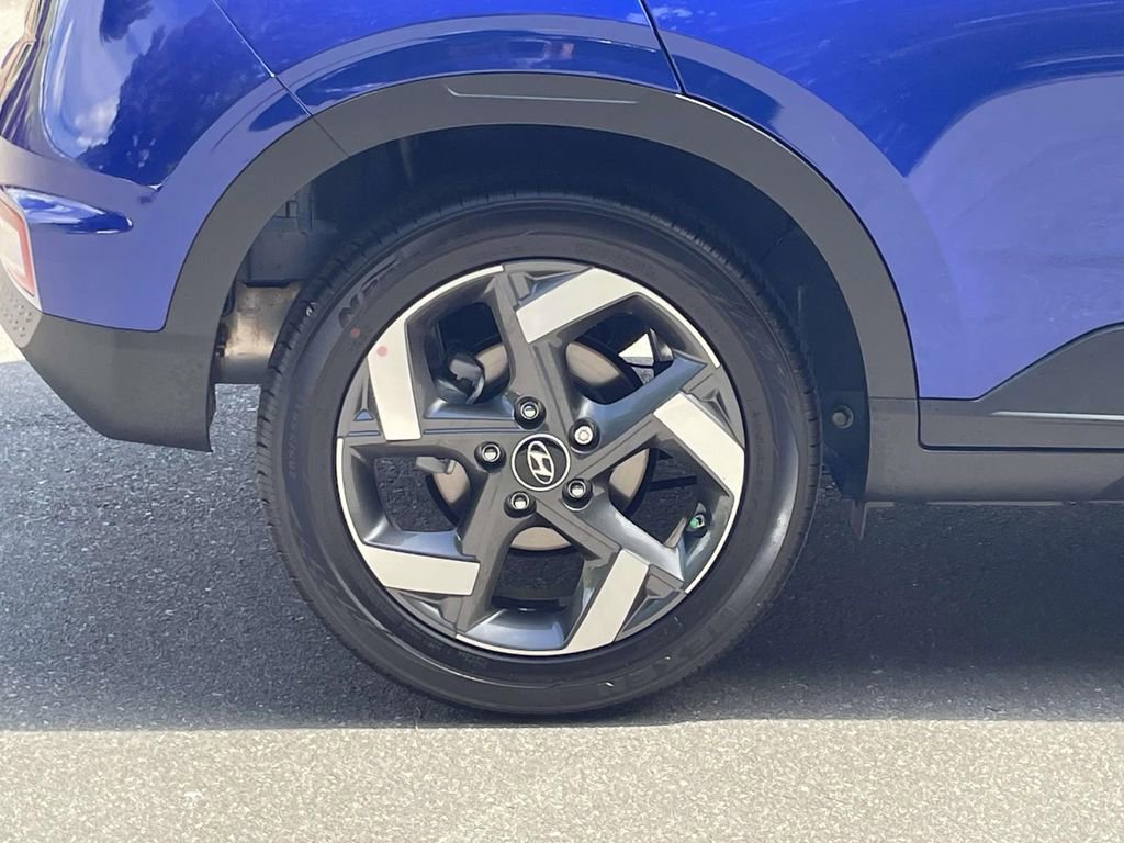 New 2025 Hyundai Venue SEL image 7