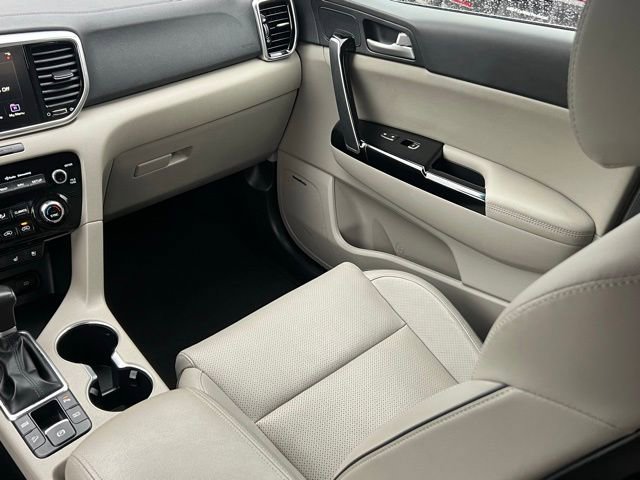 Certified 2022 Kia Sportage EX w/ EX Technology Package image 15