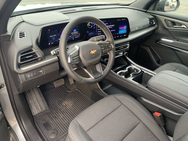 Used 2025 Chevrolet Traverse LT w/ Driver Confidence Package FWD image 10