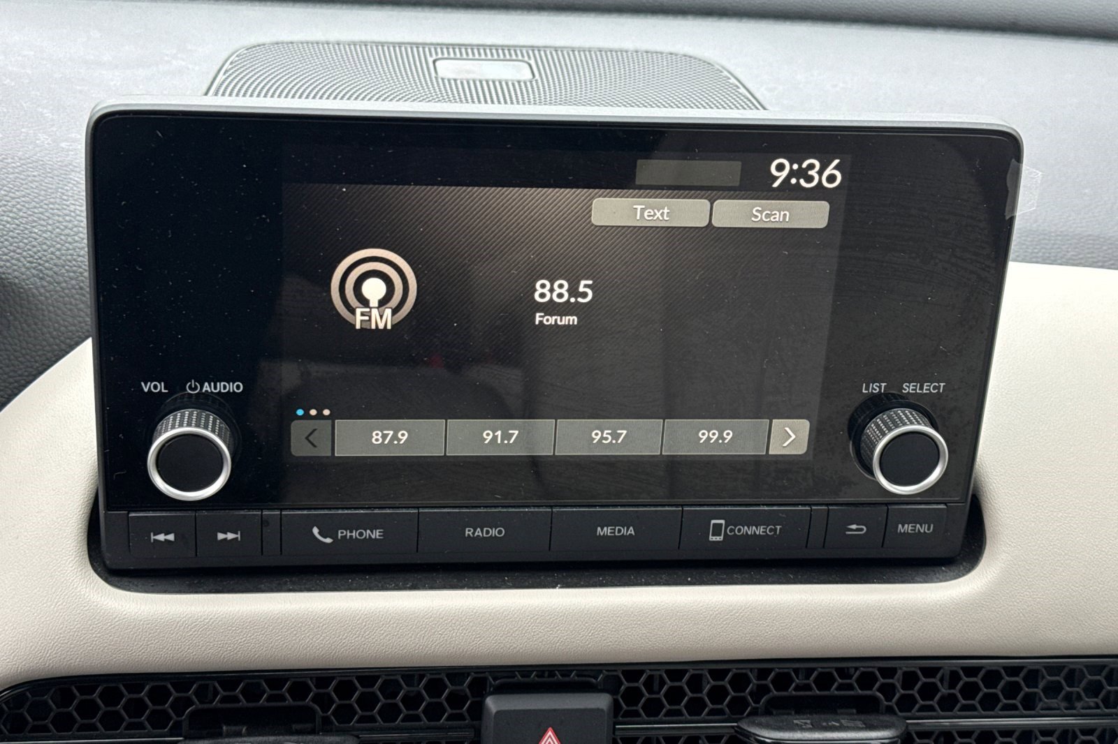 Used 2023 Honda HR-V LX image 24