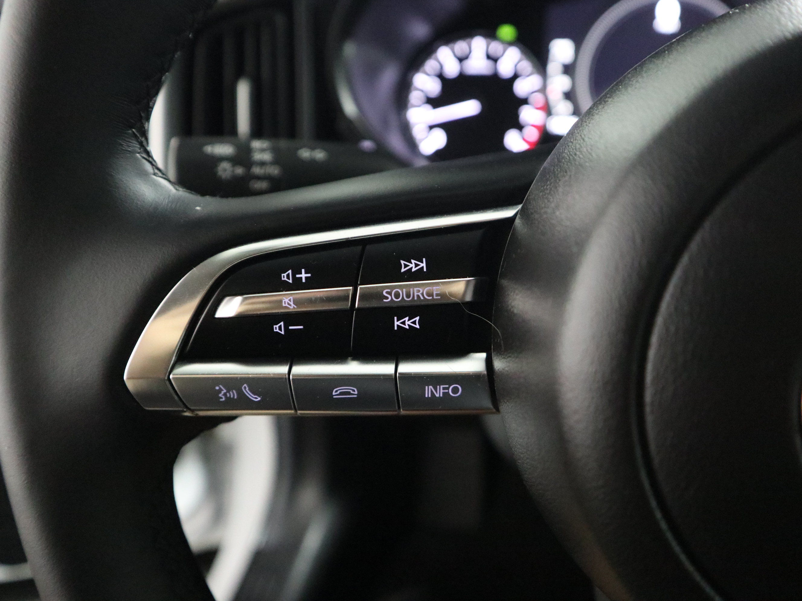 Certified 2025 MAZDA CX-50 AWD 2.5 S w/ Select Package image 28