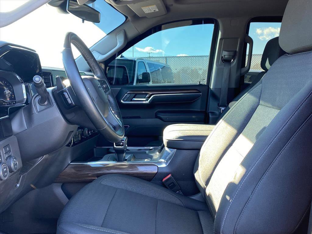 Used 2025 Chevrolet Silverado 1500 LT Trail Boss w/ Convenience Package II image 16