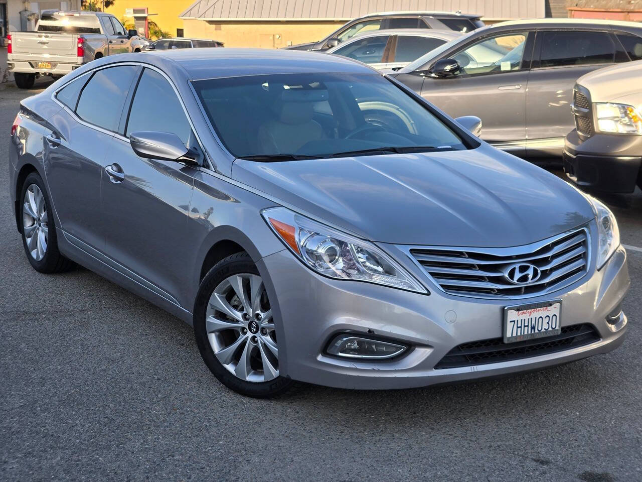 Used 2014 Hyundai Azera Limited FWD image 2