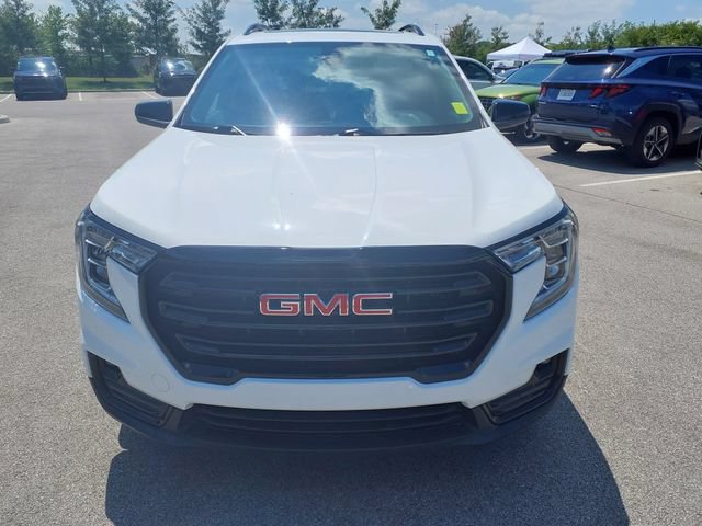 Used 2023 GMC Terrain SLT w/ Elevation Edition FWD image 2