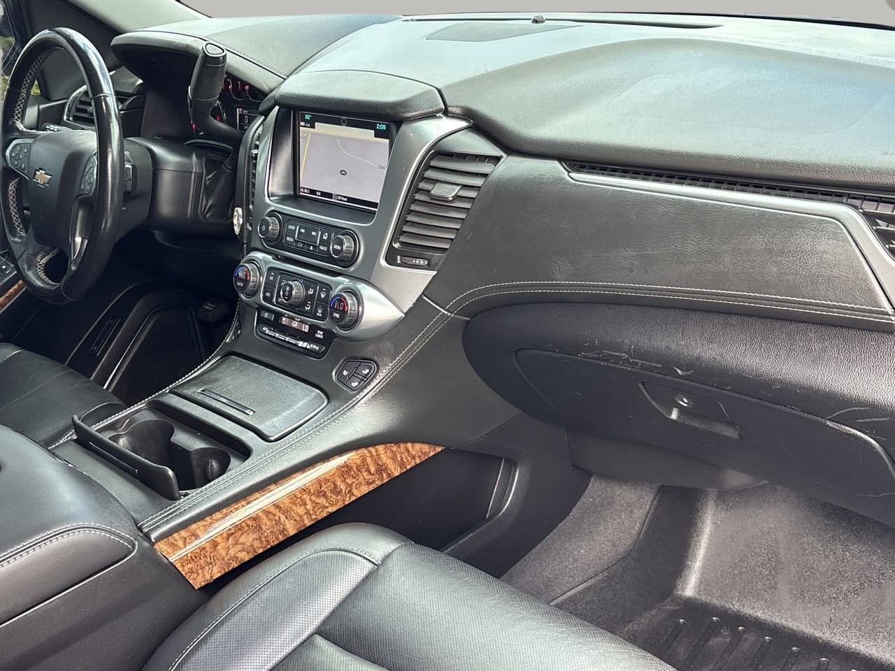 Used 2019 Chevrolet Suburban Premier RWD image 11