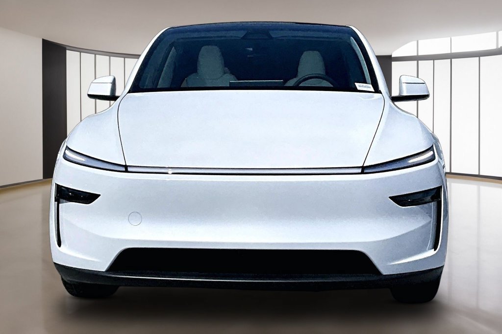 Used 2026 Tesla Model Y 2WD image 2