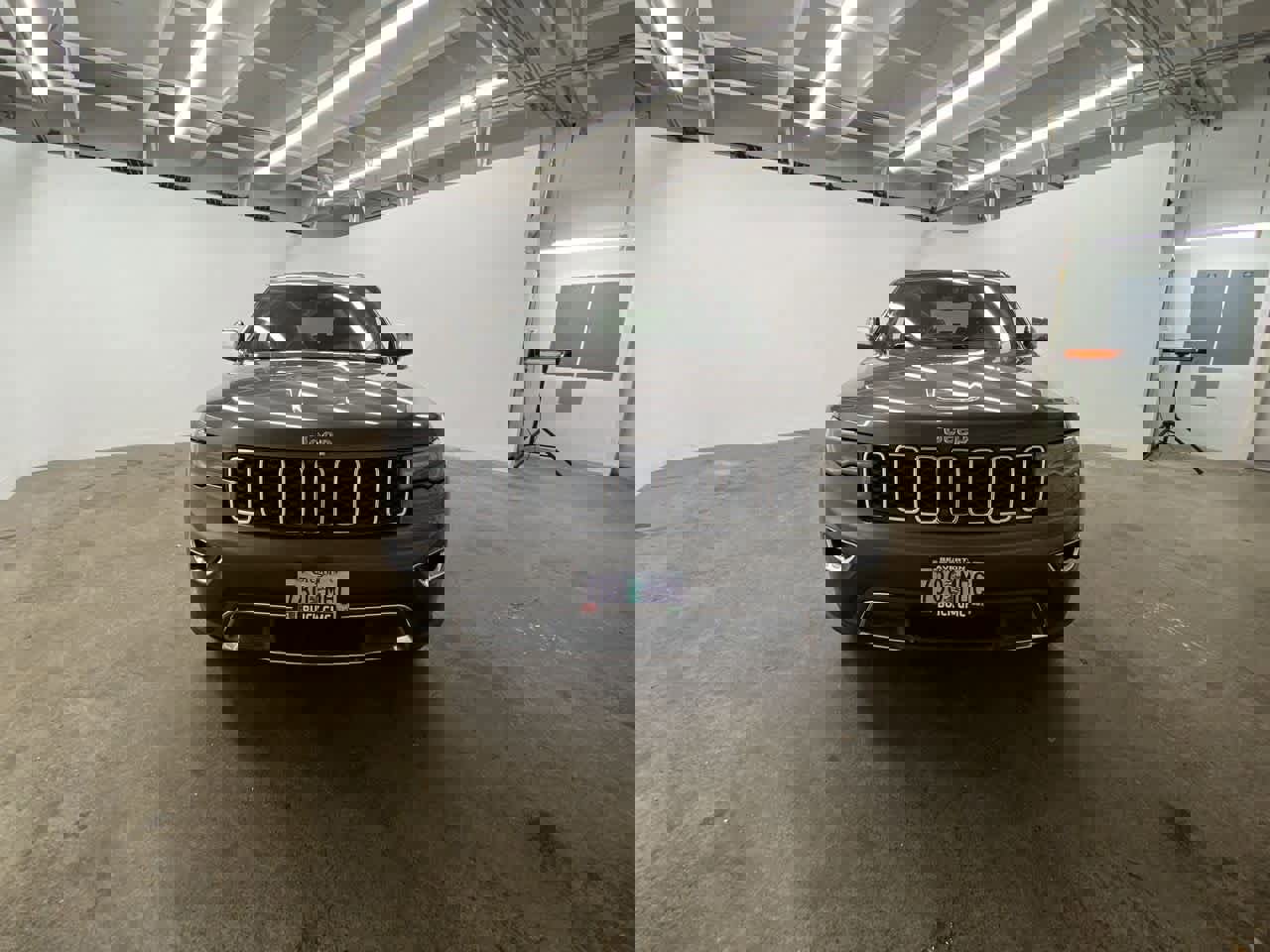 Used 2019 Jeep Grand Cherokee Limited w/ Luxury Group II image 9