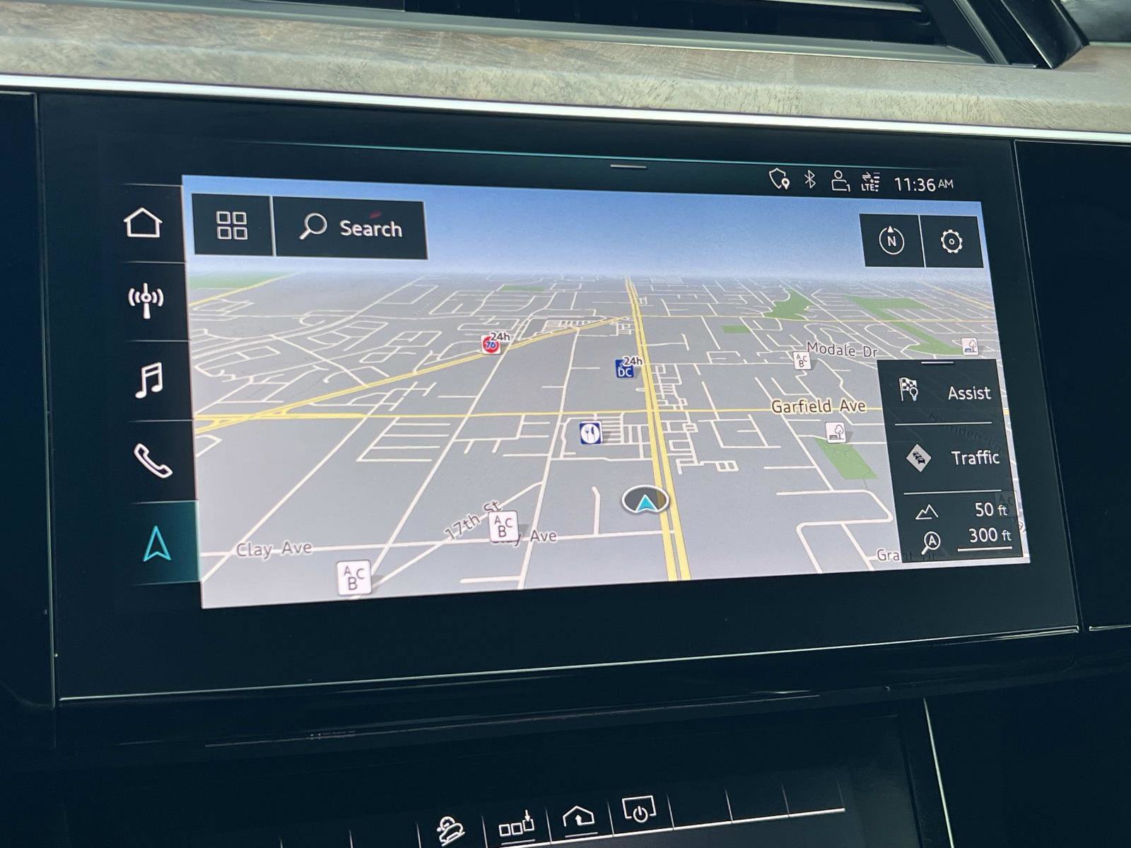 Used 2019 Audi e-tron Premium Plus image 13