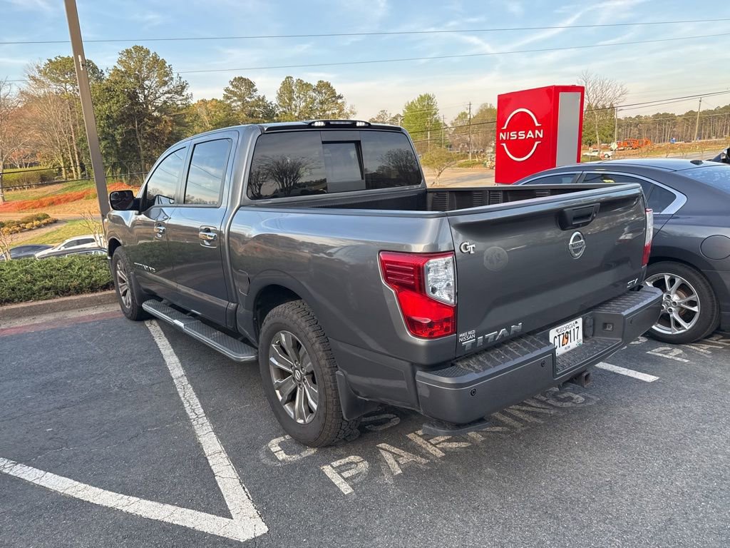 Used 2019 Nissan Titan SV w/ SV Convenience Package image 2