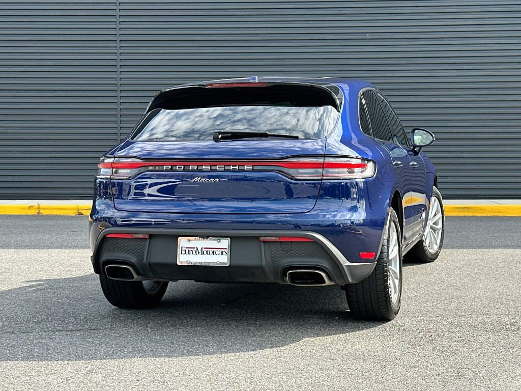 Certified 2024 Porsche Macan AWD/4WD image 9