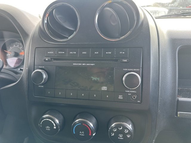 Used 2014 Jeep Patriot Sport w/ Southwest Package image 16