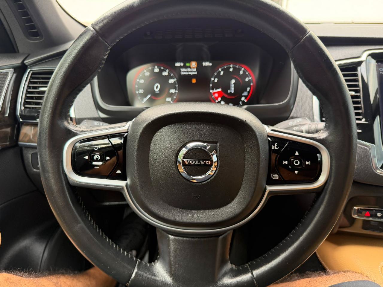 Used 2018 Volvo XC90 T6 Momentum w/ Convenience Package AWD/4WD image 29