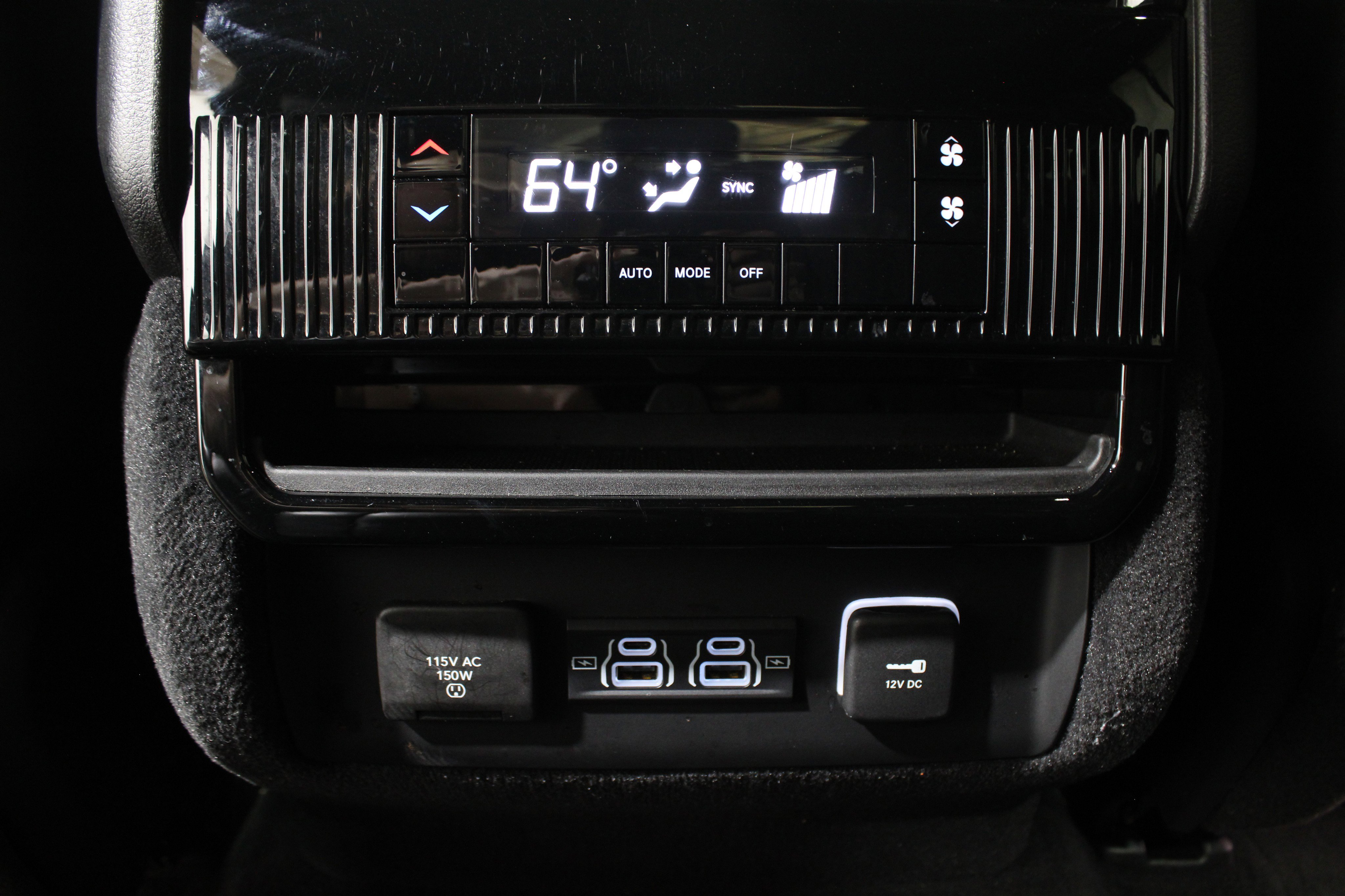 Used 2023 Jeep Wagoneer 4WD w/ Premium Group I image 27