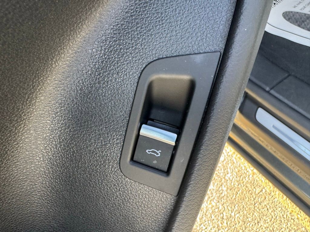 Used 2025 Audi Q8 Premium Plus image 19